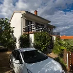 Semesterbostad House Natasa Krk Town